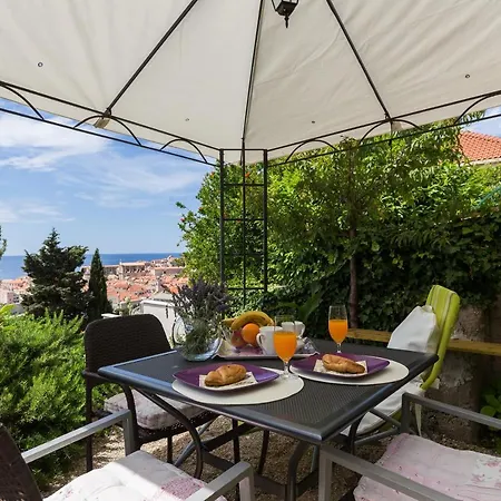 Διαμέρισμα Purple Rain *