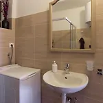 Purple Rain Apartman *